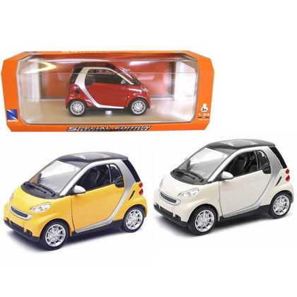 DIE CAST SMART CAR 2007 1:24 ASSORTED COLORS