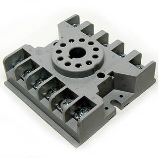RELAY SOCKET 11P RND SCREW CHMT 10A/300V