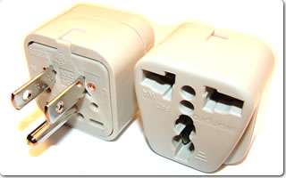 TRAVEL ADAPTER 3P N-AMERICA PLUG TO UNIVERSAL JACK W/GROUND WHITE