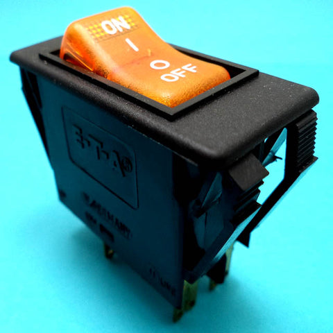 CIRCUIT BREAKER 15A 250VAC ROCK SNAP-IN 2P 22X51MM LIT ACTU AMB{