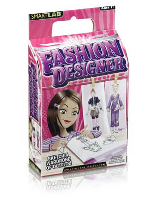 FASHION DESIGNER SKETCH A WARDROBE OF OUTFITS